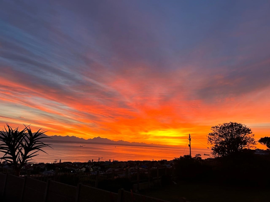 6 Bedroom Property for Sale in Da Nova Western Cape